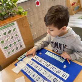 kid learning numbers